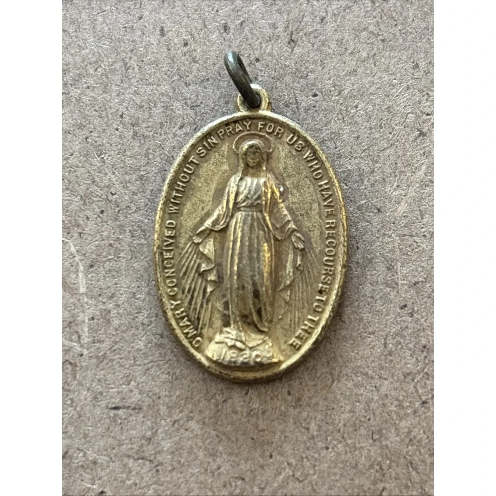 Religious vintage brass Miraculous Virgin Mary oval charm pendant medal‎